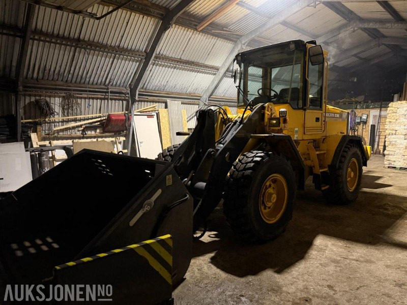 1996 Volvo L70C - Klappvinge - Sentralsmøring - 18 290t - Wheel loader: gambar 1 1996 Volvo L70C - Klappvinge - Sentralsmøring - 18 290t - Wheel loader: gambar 1