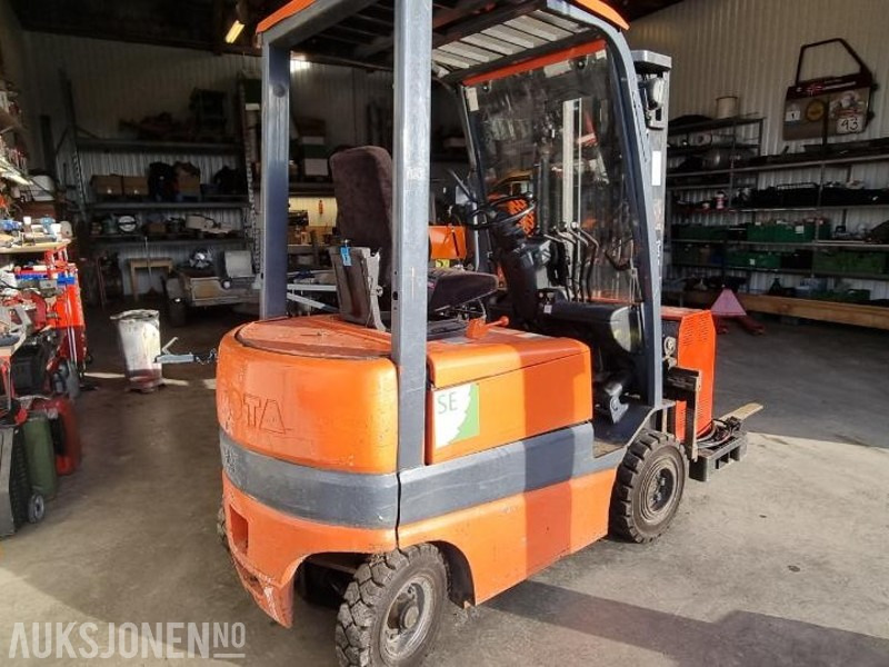 1997 Toyota Truck FBMF16 - Telehandler: gambar 5 1997 Toyota Truck FBMF16 - Telehandler: gambar 5