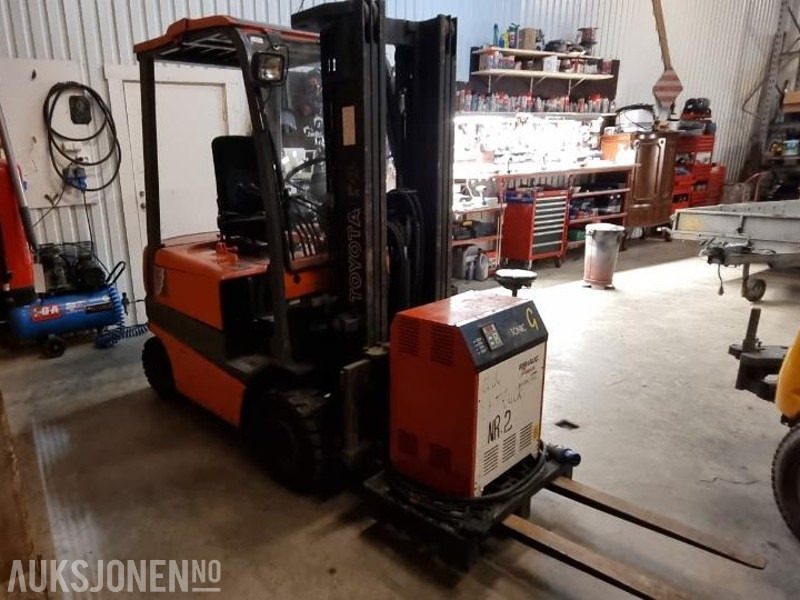 1997 Toyota Truck FBMF16 - Telehandler: gambar 4 1997 Toyota Truck FBMF16 - Telehandler: gambar 4