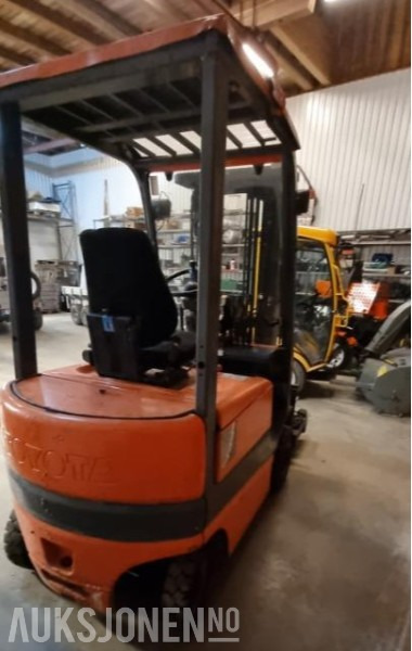 1997 Toyota Truck FBMF16 - Telehandler: gambar 3 1997 Toyota Truck FBMF16 - Telehandler: gambar 3