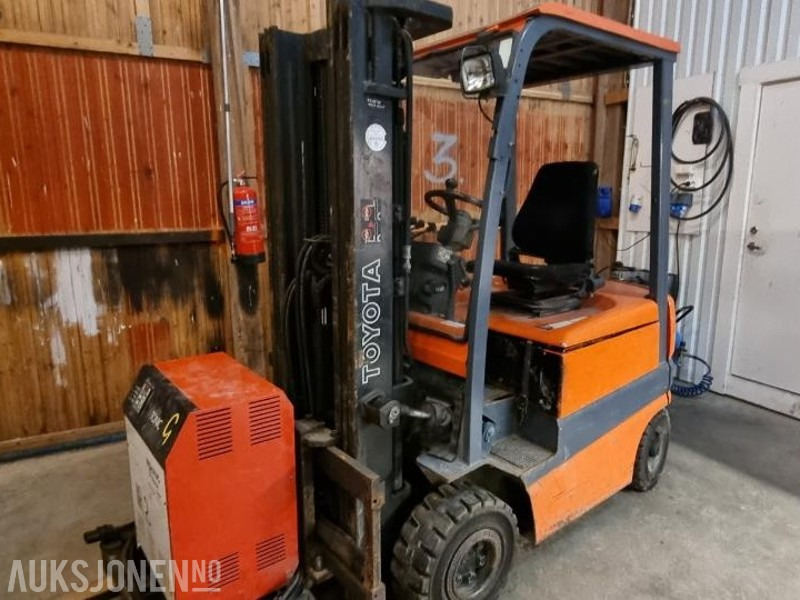 1997 Toyota Truck FBMF16 - Telehandler: gambar 1 1997 Toyota Truck FBMF16 - Telehandler: gambar 1