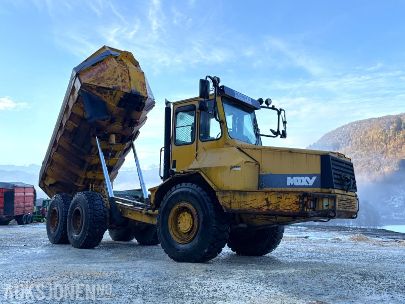 2000 Moxy MT30R 6X6 hjuldrift - registrert i kjøretøyregisteres som motorredskap - Tempat sampah: gambar 2 2000 Moxy MT30R 6X6 hjuldrift - registrert i kjøretøyregisteres som motorredskap - Tempat sampah: gambar 2