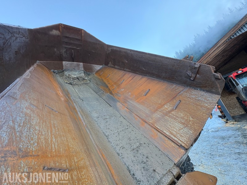 2000 Moxy MT30R 6X6 hjuldrift - registrert i kjøretøyregisteres som motorredskap - Tempat sampah: gambar 5 2000 Moxy MT30R 6X6 hjuldrift - registrert i kjøretøyregisteres som motorredskap - Tempat sampah: gambar 5