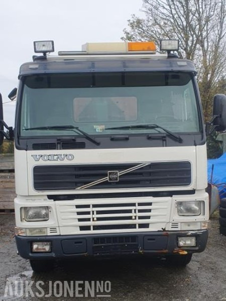 2000 Volvo FM-12 MED KASSE OG MASKINFLAK - Hook lift: gambar 2 2000 Volvo FM-12 MED KASSE OG MASKINFLAK - Hook lift: gambar 2