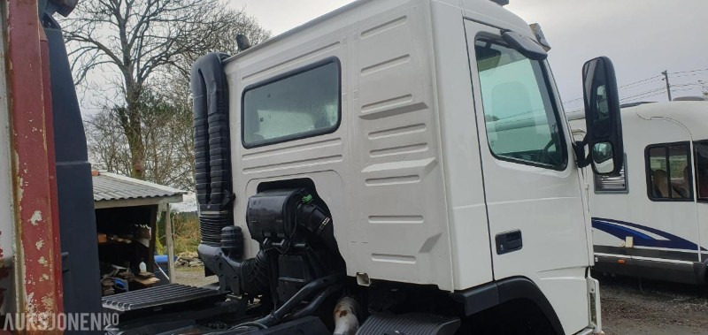 2000 Volvo FM-12 MED KASSE OG MASKINFLAK - Hook lift: gambar 4 2000 Volvo FM-12 MED KASSE OG MASKINFLAK - Hook lift: gambar 4