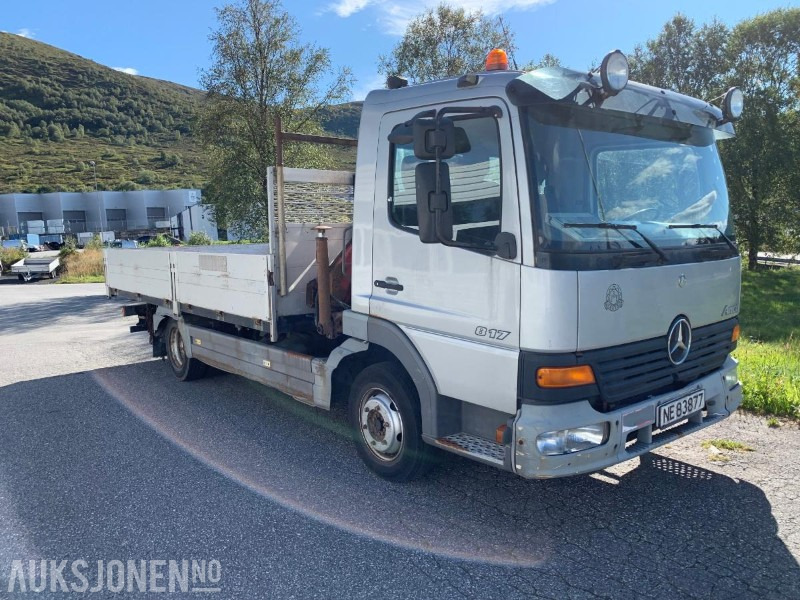2001 Mercedes-Benz 817L/36AT - 7500 kg - Liten lastebil med kran - Truk flatbed: gambar 2 2001 Mercedes-Benz 817L/36AT - 7500 kg - Liten lastebil med kran - Truk flatbed: gambar 2