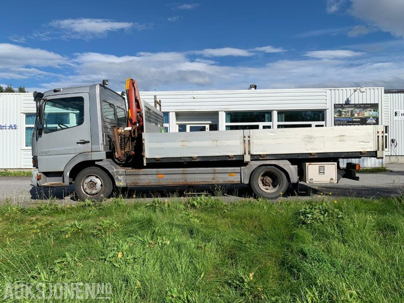 2001 Mercedes-Benz 817L/36AT - 7500 kg - Liten lastebil med kran - Truk flatbed: gambar 5 2001 Mercedes-Benz 817L/36AT - 7500 kg - Liten lastebil med kran - Truk flatbed: gambar 5