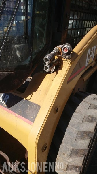 Skid steer 2002 Cat 216 kompaktlaster med motorvarmer: gambar 12
