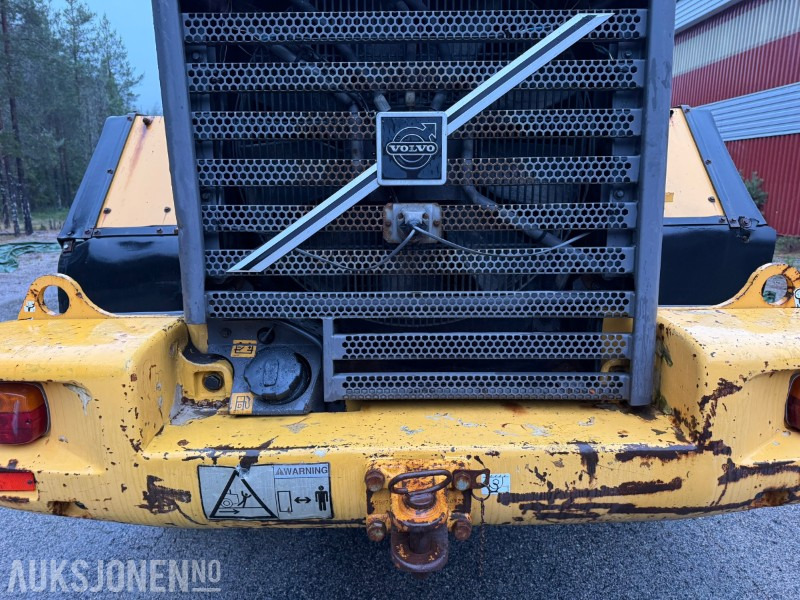 Leasing 2002 Volvo L70D Hjullaster – Hydraulisk HK-feste – 3 og 4. funksjon 2002 Volvo L70D Hjullaster – Hydraulisk HK-feste – 3 og 4. funksjon: gambar 27 Leasing 2002 Volvo L70D Hjullaster – Hydraulisk HK-feste – 3 og 4. funksjon 2002 Volvo L70D Hjullaster – Hydraulisk HK-feste – 3 og 4. funksjon: gambar 27