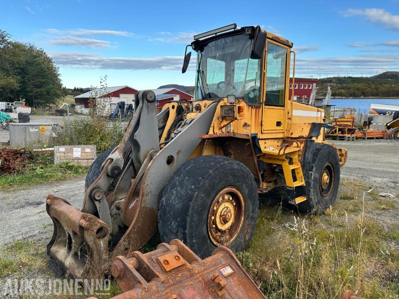2002 Volvo L90D hjullaster – 17 tonn // Helgummihjul // Sentralsmøring - Wheel loader: gambar 1 2002 Volvo L90D hjullaster – 17 tonn // Helgummihjul // Sentralsmøring - Wheel loader: gambar 1