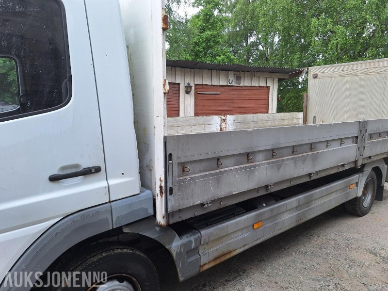 2003 Mercedes-Benz ATEGO 818 planbil 237.000km - Truk flatbed: gambar 4 2003 Mercedes-Benz ATEGO 818 planbil 237.000km - Truk flatbed: gambar 4