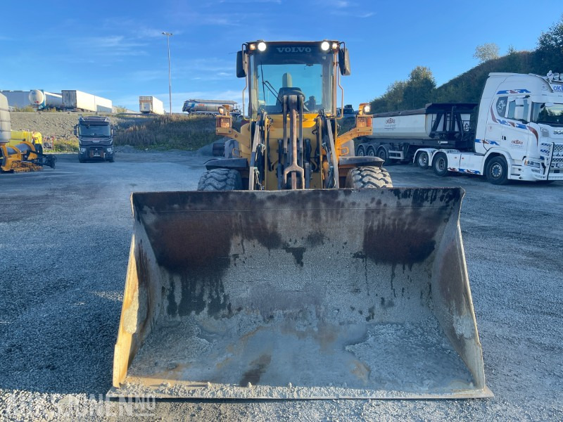 2003 Volvo L90E HJULLASTER - 3/4 FUNKSJON - NYLIG SERTIFISERT OG TATT SERVICE - Wheel loader: gambar 5 2003 Volvo L90E HJULLASTER - 3/4 FUNKSJON - NYLIG SERTIFISERT OG TATT SERVICE - Wheel loader: gambar 5