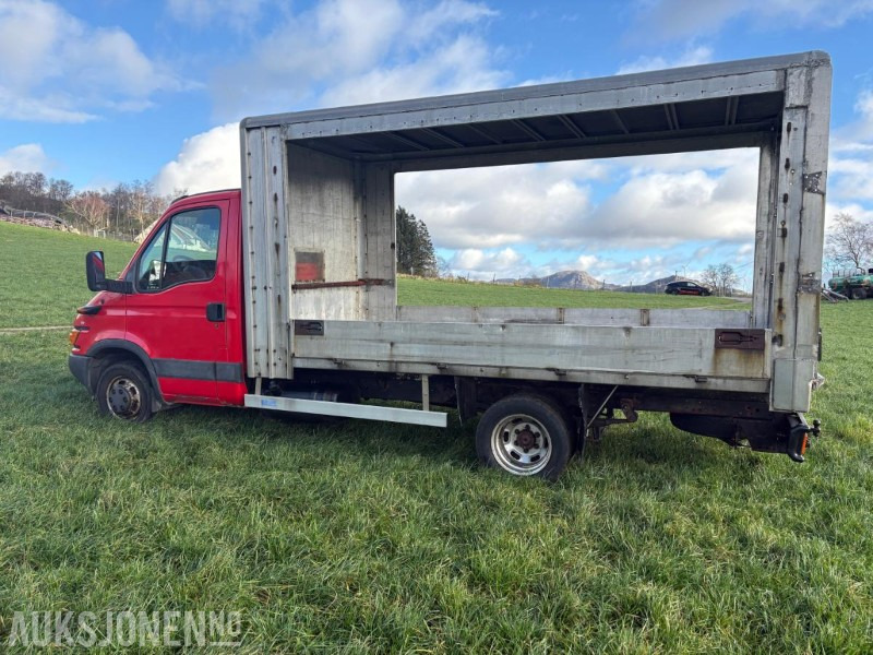2004 Iveco Daily Med aluminiums plan og kapell ramme - Truk flatbed: gambar 4 2004 Iveco Daily Med aluminiums plan og kapell ramme - Truk flatbed: gambar 4
