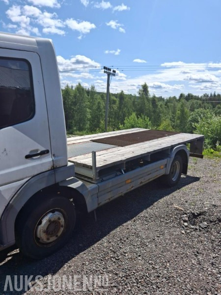 2004 Mercedes-Benz 4X2 ATEGO - Truk flatbed: gambar 2 2004 Mercedes-Benz 4X2 ATEGO - Truk flatbed: gambar 2