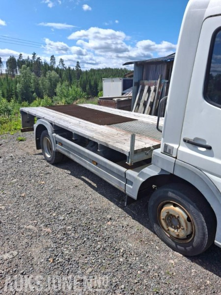 2004 Mercedes-Benz 4X2 ATEGO - Truk flatbed: gambar 3 2004 Mercedes-Benz 4X2 ATEGO - Truk flatbed: gambar 3