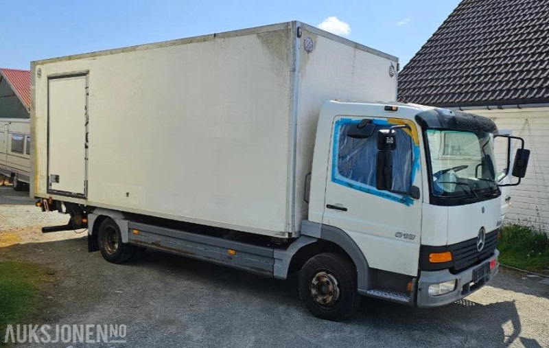 2004 Mercedes-Benz 818/42AT7,5, Reparasjonsobjekt - Truk box: gambar 1 2004 Mercedes-Benz 818/42AT7,5, Reparasjonsobjekt - Truk box: gambar 1