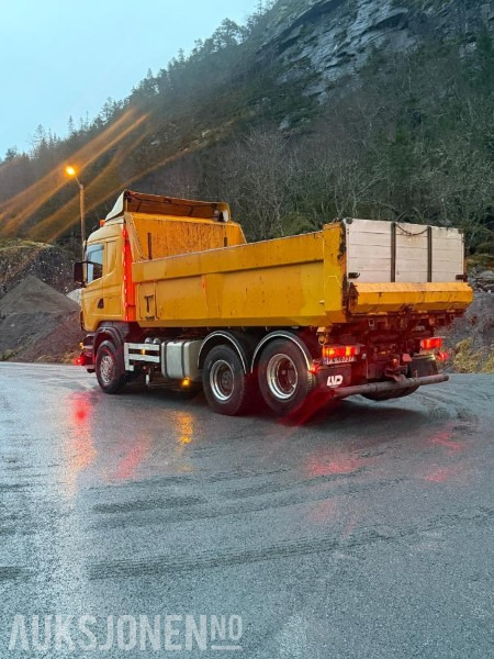 2005 Scania R500 CB 6X2 HNZ med underliggende skjær og brøytehydraulikk - Truk jungkit: gambar 2 2005 Scania R500 CB 6X2 HNZ med underliggende skjær og brøytehydraulikk - Truk jungkit: gambar 2