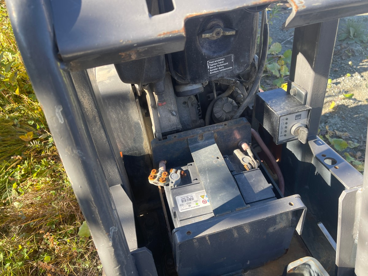 2005 Supra vibroplate - Hoppetusse med Hatz dieselmotor – Reversibel - Roller: gambar 5 2005 Supra vibroplate - Hoppetusse med Hatz dieselmotor – Reversibel - Roller: gambar 5