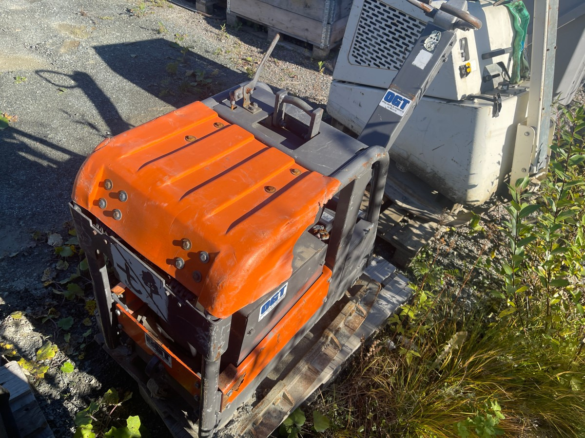 2005 Supra vibroplate - Hoppetusse med Hatz dieselmotor – Reversibel - Roller: gambar 3 2005 Supra vibroplate - Hoppetusse med Hatz dieselmotor – Reversibel - Roller: gambar 3