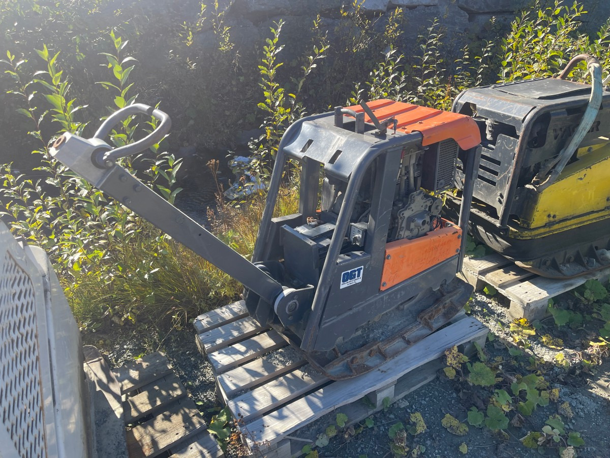 2005 Supra vibroplate - Hoppetusse med Hatz dieselmotor – Reversibel - Roller: gambar 2 2005 Supra vibroplate - Hoppetusse med Hatz dieselmotor – Reversibel - Roller: gambar 2