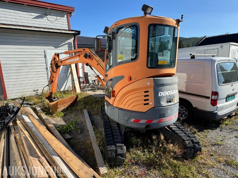 2007 Doosan DX35Z gravemaskin med tilt og pusseskuffe / rep objekt / 1729 timer - Ekskavator: gambar 3 2007 Doosan DX35Z gravemaskin med tilt og pusseskuffe / rep objekt / 1729 timer - Ekskavator: gambar 3
