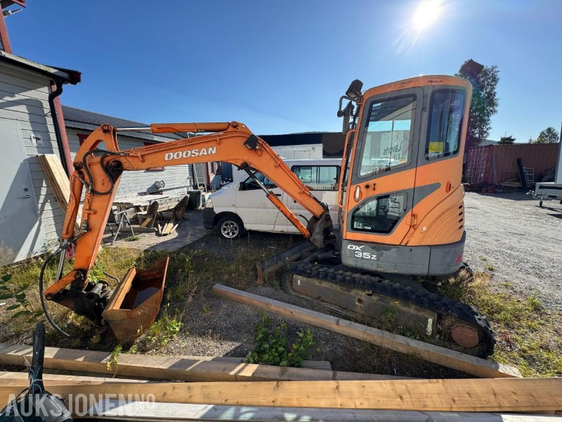 2007 Doosan DX35Z gravemaskin med tilt og pusseskuffe / rep objekt / 1729 timer - Ekskavator: gambar 2 2007 Doosan DX35Z gravemaskin med tilt og pusseskuffe / rep objekt / 1729 timer - Ekskavator: gambar 2