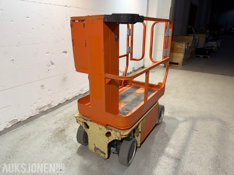 2007 JLG 1230ES Elektrisk mastelift med 5,6 m arbeidshøyde - Platform pengangkat: gambar 2 2007 JLG 1230ES Elektrisk mastelift med 5,6 m arbeidshøyde - Platform pengangkat: gambar 2