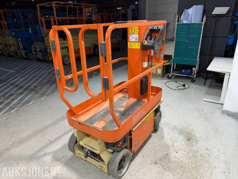 2007 JLG 1230ES Elektrisk mastelift med 5,6 m arbeidshøyde - Platform pengangkat: gambar 4 2007 JLG 1230ES Elektrisk mastelift med 5,6 m arbeidshøyde - Platform pengangkat: gambar 4