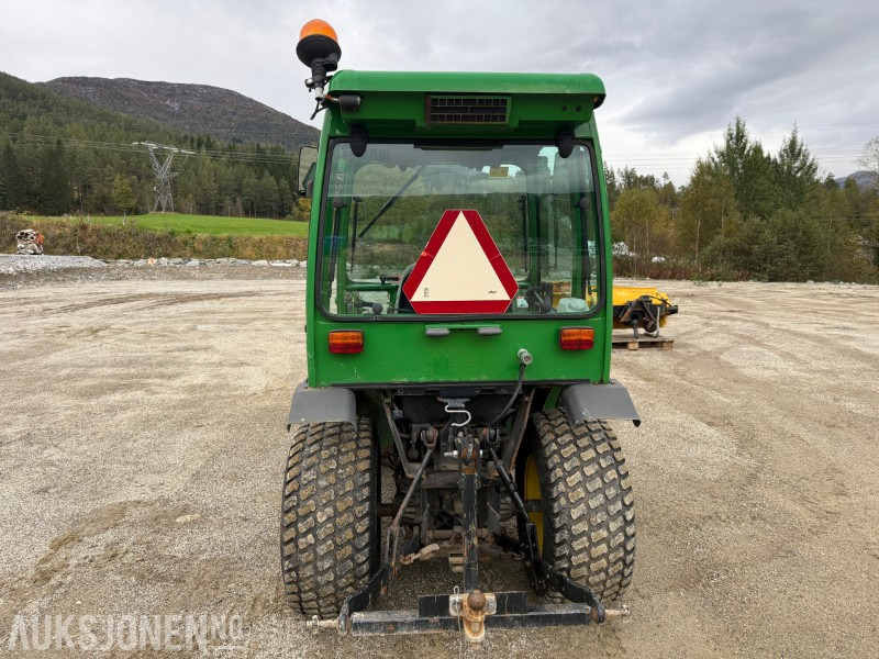 2007 John Deere 2320 Minitraktor / Kompakttraktor 2316 timer. Mykje ekstrautstyr - Traktor: gambar 4 2007 John Deere 2320 Minitraktor / Kompakttraktor 2316 timer. Mykje ekstrautstyr - Traktor: gambar 4