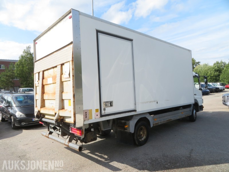 2007 Mercedes-Benz 818L/42AT kjølebil m/ Carrier Xarios 500 og Zepro lift - Truk box: gambar 4 2007 Mercedes-Benz 818L/42AT kjølebil m/ Carrier Xarios 500 og Zepro lift - Truk box: gambar 4