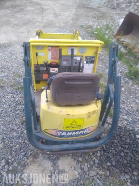 2007 Yanmar C12r beltedumper med treveis tipp - Tempat sampah: gambar 3 2007 Yanmar C12r beltedumper med treveis tipp - Tempat sampah: gambar 3