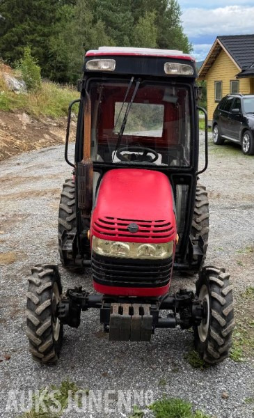 2008 Jinma 254 traktor 4x4 Diesel med snøfres, klettskuffe(fast) og triangelfeste - Kun 655,2 timer - Traktor: gambar 2 2008 Jinma 254 traktor 4x4 Diesel med snøfres, klettskuffe(fast) og triangelfeste - Kun 655,2 timer - Traktor: gambar 2