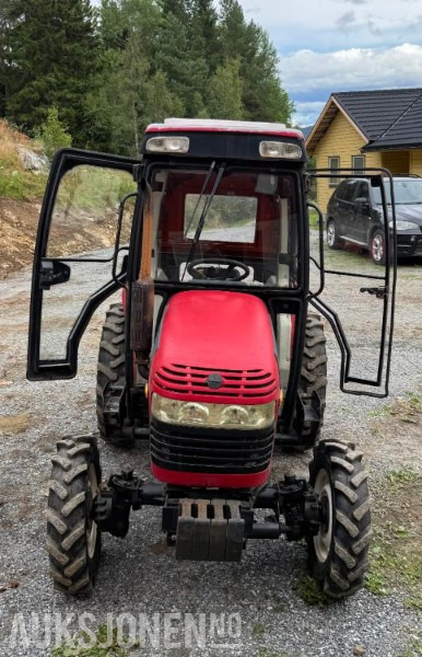 2008 Jinma 254 traktor 4x4 Diesel med snøfres, klettskuffe(fast) og triangelfeste - Kun 655,2 timer - Traktor: gambar 3 2008 Jinma 254 traktor 4x4 Diesel med snøfres, klettskuffe(fast) og triangelfeste - Kun 655,2 timer - Traktor: gambar 3