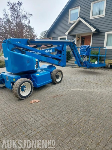 2008 UpRight AB46E bomlift med knekkarm - Arbeidshøyde 16,1 m. - Vekt: 6 700 kg - Timer: 217! - Platform pengangkat: gambar 1 2008 UpRight AB46E bomlift med knekkarm - Arbeidshøyde 16,1 m. - Vekt: 6 700 kg - Timer: 217! - Platform pengangkat: gambar 1