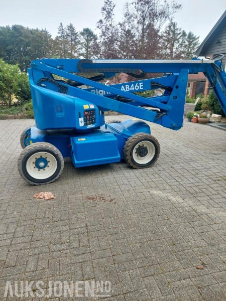 2008 UpRight AB46E bomlift med knekkarm - Arbeidshøyde 16,1 m. - Vekt: 6 700 kg - Timer: 217! - Platform pengangkat: gambar 3 2008 UpRight AB46E bomlift med knekkarm - Arbeidshøyde 16,1 m. - Vekt: 6 700 kg - Timer: 217! - Platform pengangkat: gambar 3