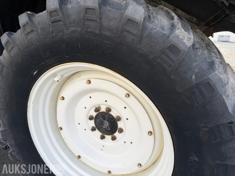 Traktor 2008 Valtra T-180 Traktor med frontlaster / 1362 timer: gambar 9