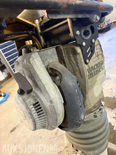 2009 Wacker Neuson Neuson Hoppetusse / Plate vibrator - Roller: gambar 4 2009 Wacker Neuson Neuson Hoppetusse / Plate vibrator - Roller: gambar 4
