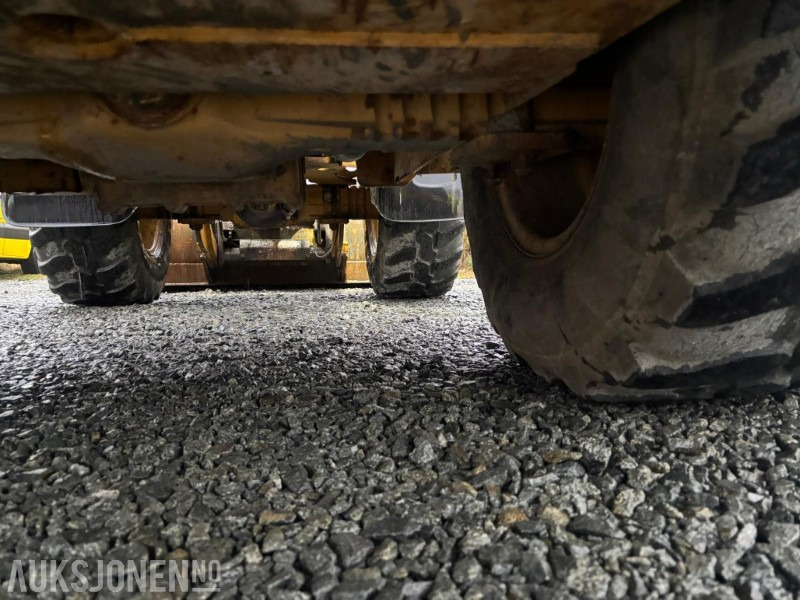 Wheel loader 2010 CAT 906H HJULLASTER. 1596TIMER. SKUFFE. TELLEFSDAL VPL PLOG. HOLMS FEIEKOST. CAT PALLEGAFFLER: gambar 39 Wheel loader 2010 CAT 906H HJULLASTER. 1596TIMER. SKUFFE. TELLEFSDAL VPL PLOG. HOLMS FEIEKOST. CAT PALLEGAFFLER: gambar 39