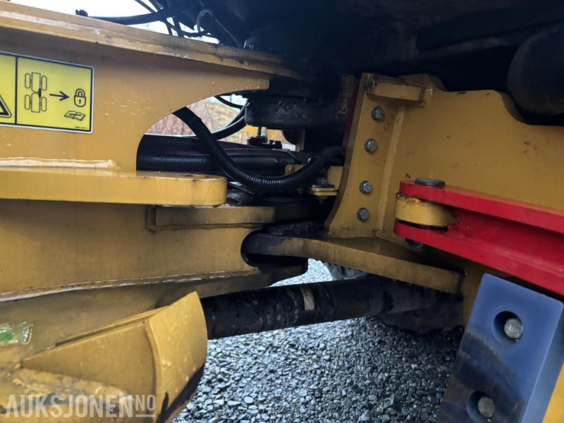 Wheel loader 2010 CAT 906H HJULLASTER. 1596TIMER. SKUFFE. TELLEFSDAL VPL PLOG. HOLMS FEIEKOST. CAT PALLEGAFFLER: gambar 26 Wheel loader 2010 CAT 906H HJULLASTER. 1596TIMER. SKUFFE. TELLEFSDAL VPL PLOG. HOLMS FEIEKOST. CAT PALLEGAFFLER: gambar 26