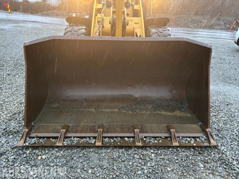 Wheel loader 2010 CAT 906H HJULLASTER. 1596TIMER. SKUFFE. TELLEFSDAL VPL PLOG. HOLMS FEIEKOST. CAT PALLEGAFFLER: gambar 9 Wheel loader 2010 CAT 906H HJULLASTER. 1596TIMER. SKUFFE. TELLEFSDAL VPL PLOG. HOLMS FEIEKOST. CAT PALLEGAFFLER: gambar 9