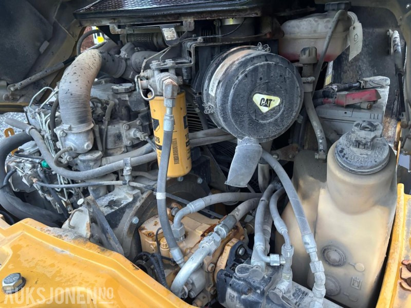 Wheel loader 2010 CAT 906H HJULLASTER. 1596TIMER. SKUFFE. TELLEFSDAL VPL PLOG. HOLMS FEIEKOST. CAT PALLEGAFFLER: gambar 32 Wheel loader 2010 CAT 906H HJULLASTER. 1596TIMER. SKUFFE. TELLEFSDAL VPL PLOG. HOLMS FEIEKOST. CAT PALLEGAFFLER: gambar 32