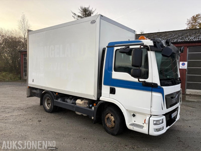 2013 MAN TGL8 220 4X2 Euro6T 3 seter servicevogn C1-reg. - Truk box: gambar 4 2013 MAN TGL8 220 4X2 Euro6T 3 seter servicevogn C1-reg. - Truk box: gambar 4