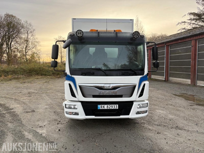 2013 MAN TGL8 220 4X2 Euro6T 3 seter servicevogn C1-reg. - Truk box: gambar 2 2013 MAN TGL8 220 4X2 Euro6T 3 seter servicevogn C1-reg. - Truk box: gambar 2