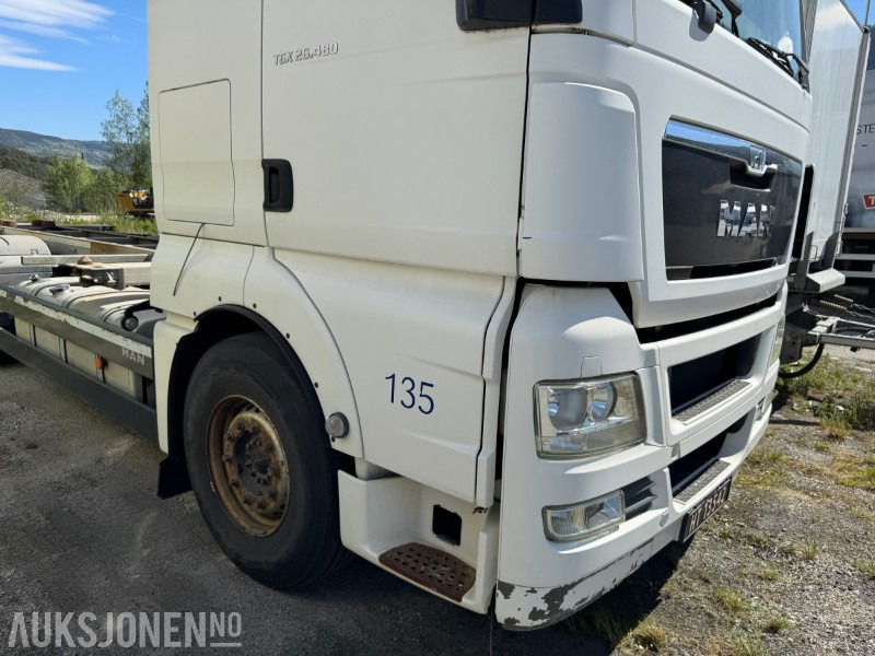 2013 MAN TGX 26.480 chassis med containerfester - Pengangkut kontainer/ Container truck: gambar 4 2013 MAN TGX 26.480 chassis med containerfester - Pengangkut kontainer/ Container truck: gambar 4