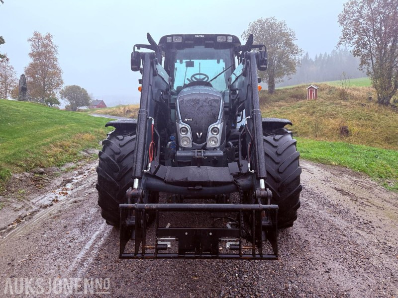 2013 Valtra N143 Direct med fronthydraulikk og kraftuttak(PTO) - Nylig EU godkjent - Traktor: gambar 5 2013 Valtra N143 Direct med fronthydraulikk og kraftuttak(PTO) - Nylig EU godkjent - Traktor: gambar 5