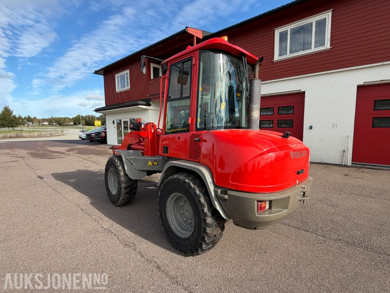 2013 Volvo L30B-Z7X Hjullaster - 6650kg - Ryggekamera - Universalskuff - Pallegafler - Wheel loader: gambar 3 2013 Volvo L30B-Z7X Hjullaster - 6650kg - Ryggekamera - Universalskuff - Pallegafler - Wheel loader: gambar 3
