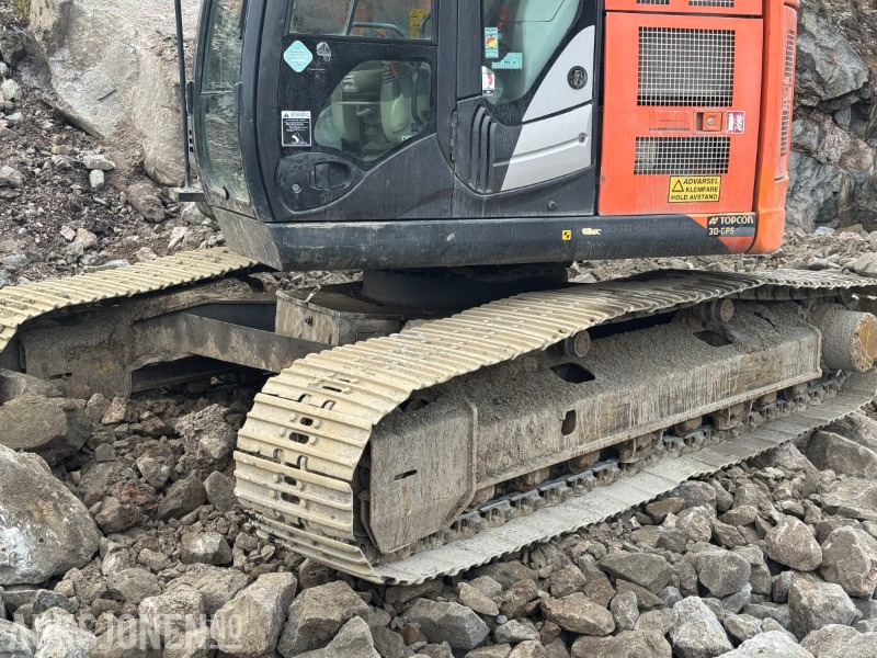 2014 Hitachi ZX225USLC-5B Beltegraver med tiltrotator og pusseskuffe - Ekskavator: gambar 4 2014 Hitachi ZX225USLC-5B Beltegraver med tiltrotator og pusseskuffe - Ekskavator: gambar 4