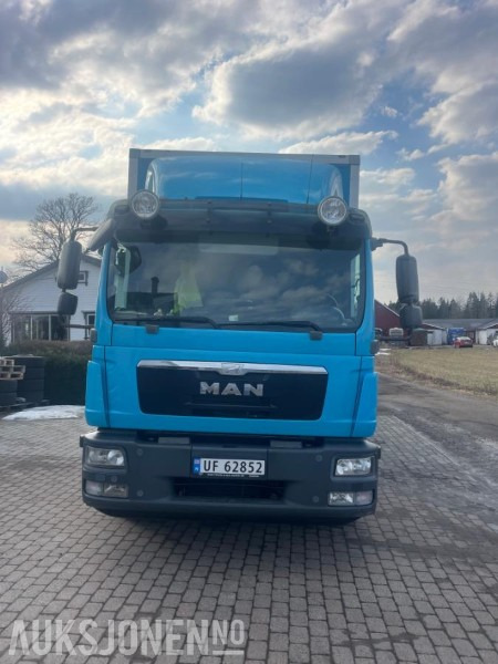 2014 MAN TGM lastebil/skapbil - Full sideåpning - Plass til 18 paller 2014 MAN TGM lastebil, blå, med 385 000 km - Truk box: gambar 1 2014 MAN TGM lastebil/skapbil - Full sideåpning - Plass til 18 paller 2014 MAN TGM lastebil, blå, med 385 000 km - Truk box: gambar 1