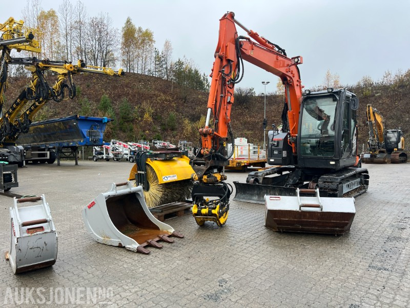 2015 Hitachi ZX-85-US-5 - Rail maskin med mye utstyr! - Ekskavator: gambar 1 2015 Hitachi ZX-85-US-5 - Rail maskin med mye utstyr! - Ekskavator: gambar 1