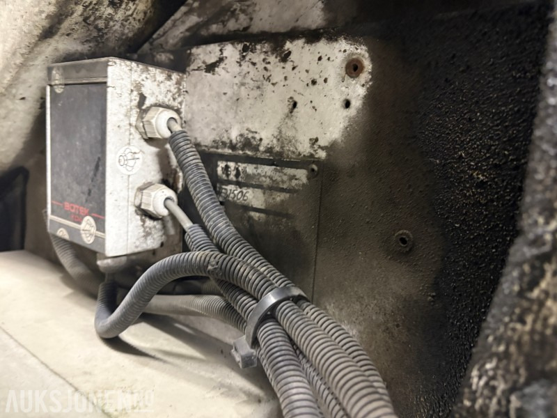 2015 Volvo FMX 420 EURO 6T komprimatorbil med 2 kammer og sidelaster - Truk sampah: gambar 5 2015 Volvo FMX 420 EURO 6T komprimatorbil med 2 kammer og sidelaster - Truk sampah: gambar 5